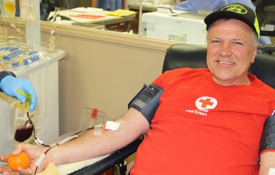 Brad Morter donating blood